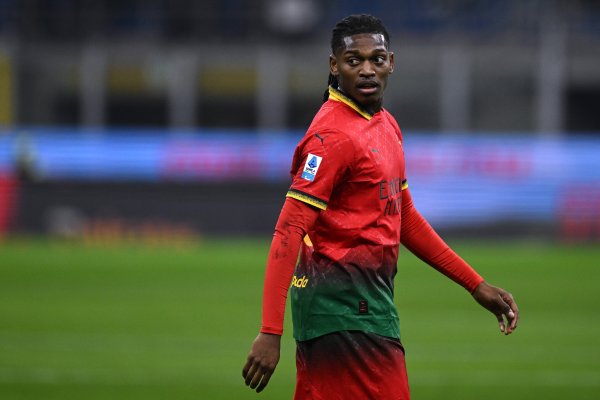 专业提供股票配资 队报: 巴黎对阵容深度产生疑问, 接触莱奥和奥斯梅恩的经纪人